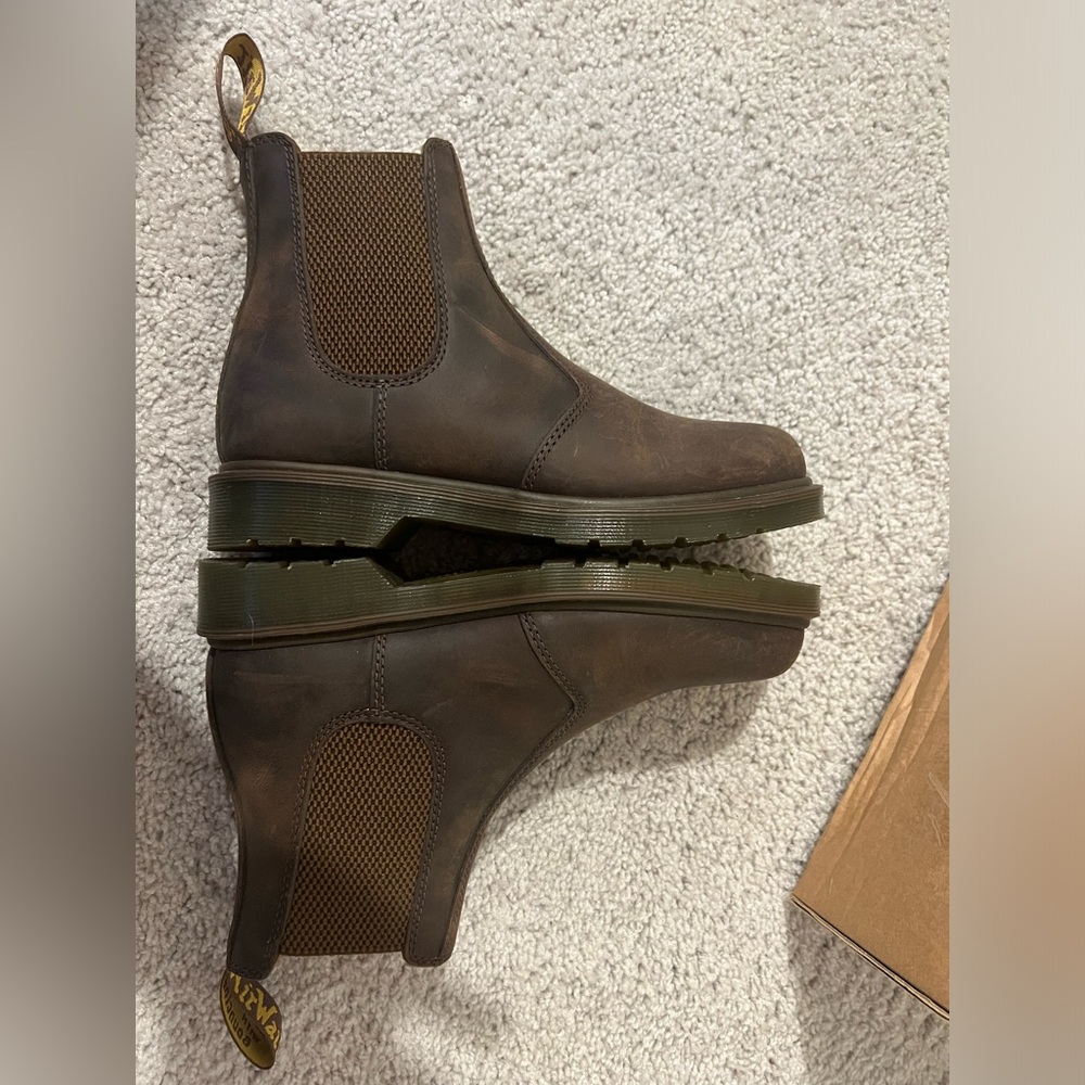Dr. Martens 2976 Chelsea Boot (Women)